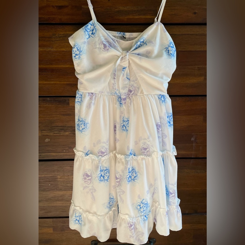 Boutique flowy midi strap dress